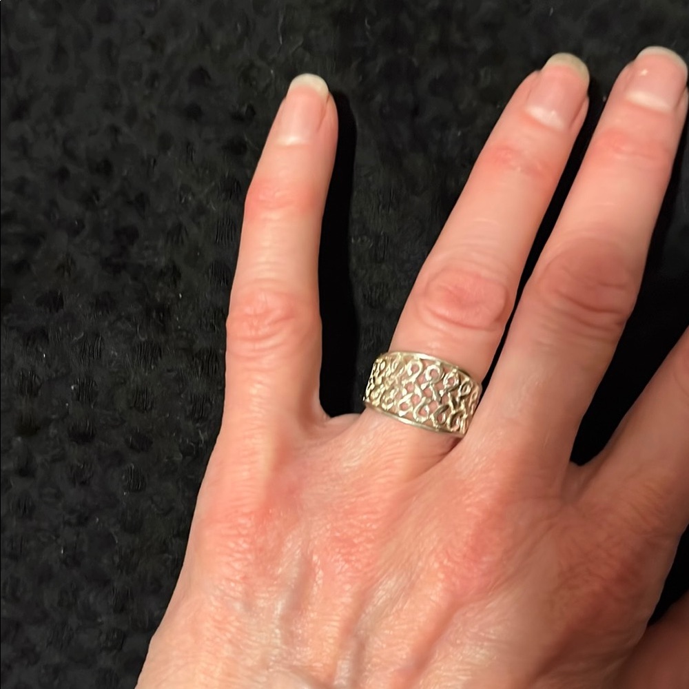Elegant Silver Ring